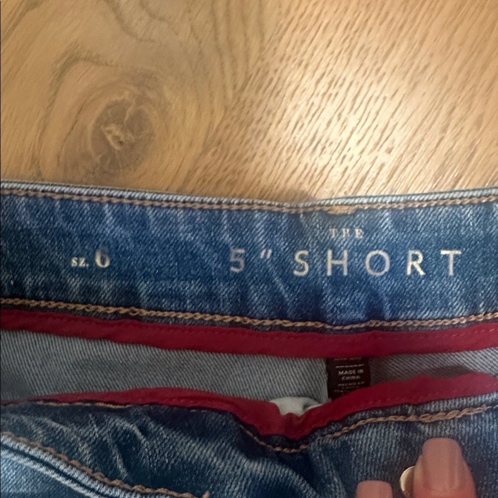 White House Black Market size 6 Denim Blue Women's Shorts - Picture 2 of 7